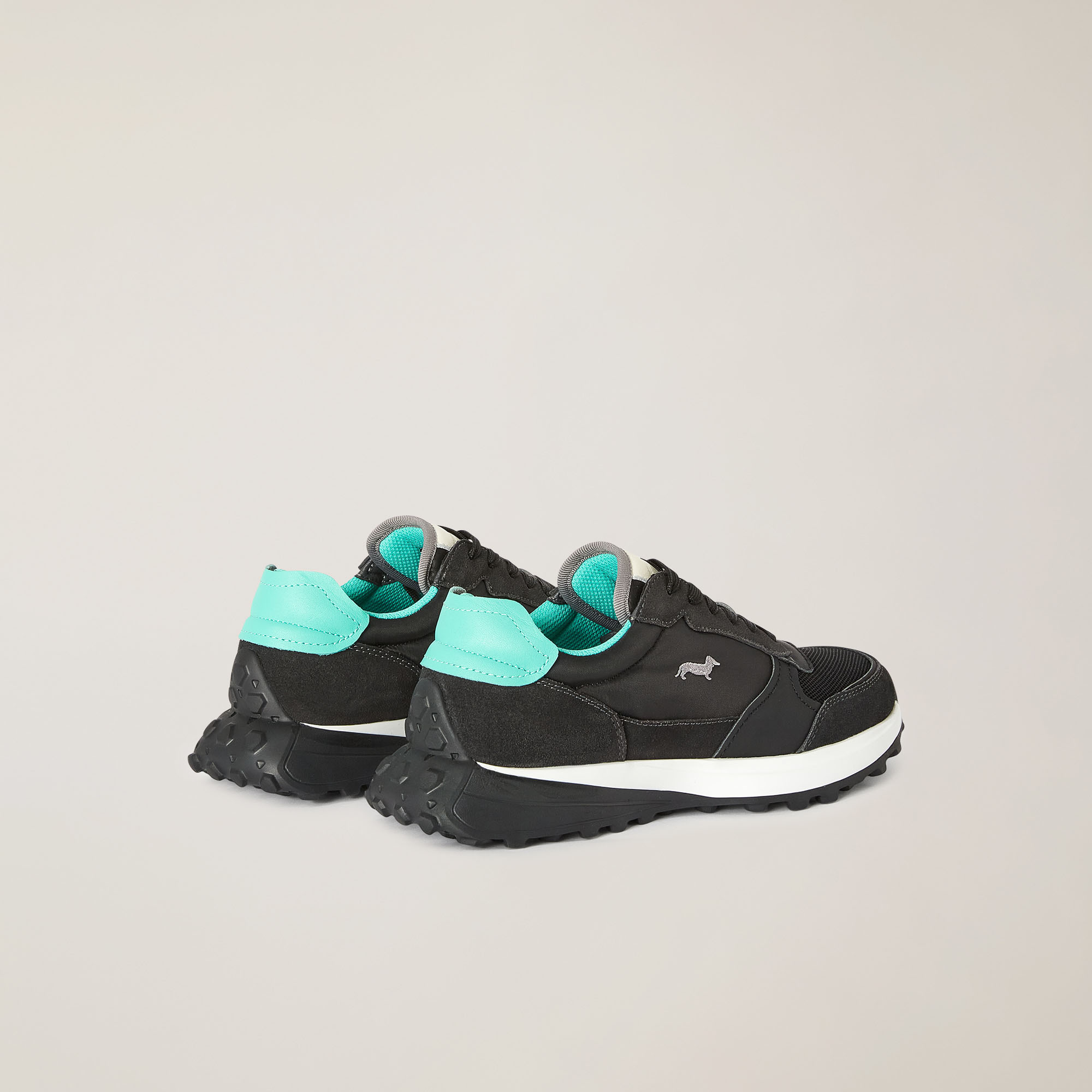 Mixed-Material Ultra Lightweight Running Sneakers, Black, large image number 2