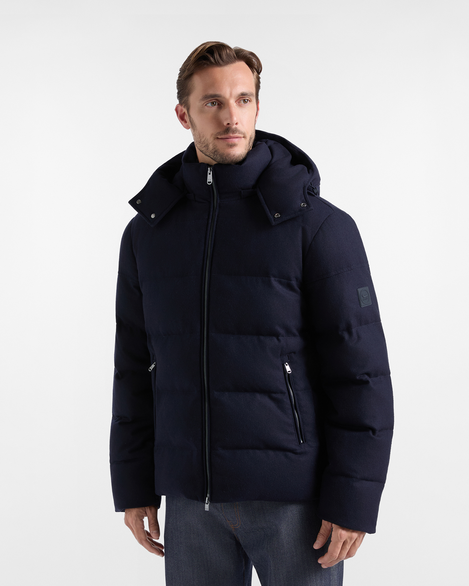Bomber acolchado con capucha para hombre, en mezcla de lana y seda azul marino