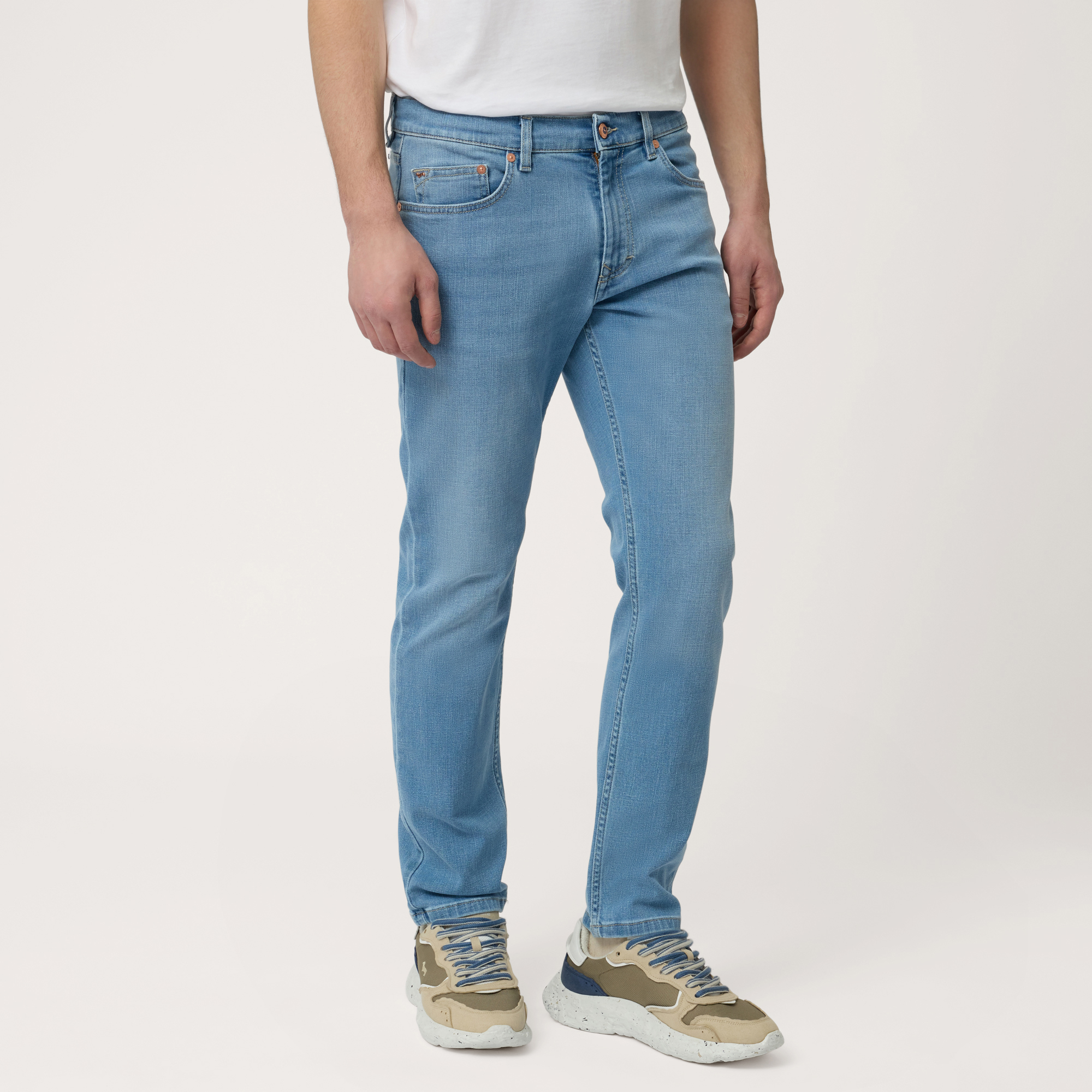 Narrow Fit Jeans