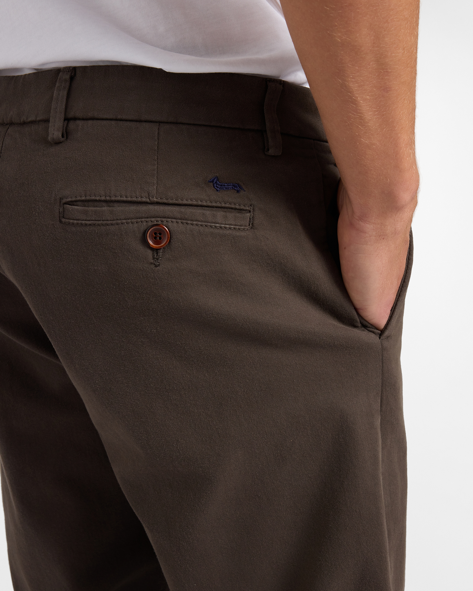 Men&rsquo;s Loose-Fit Chino Trousers, DARK BROWN, large