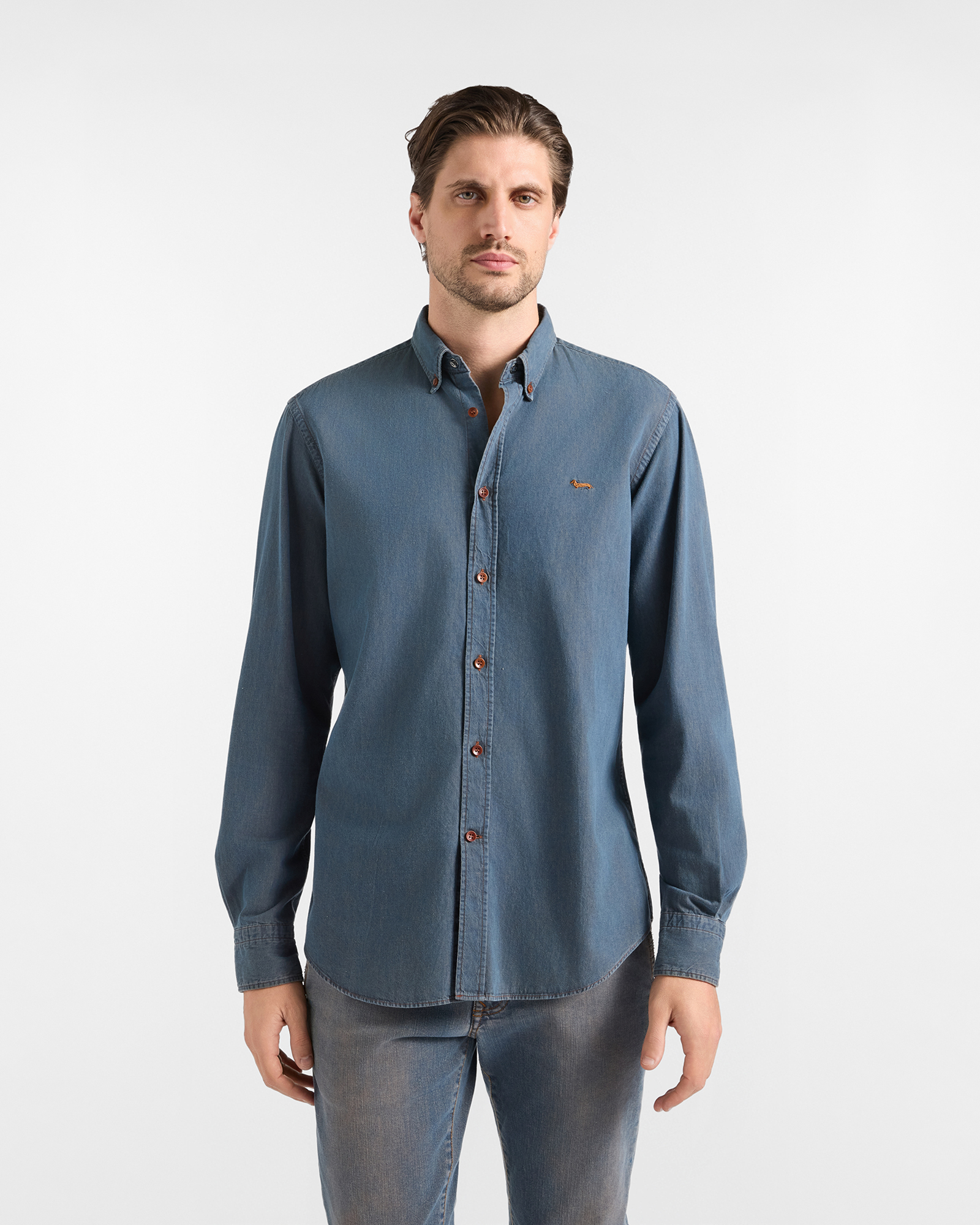 Camisa de hombre en denim EarthDye de corte regular, color azul