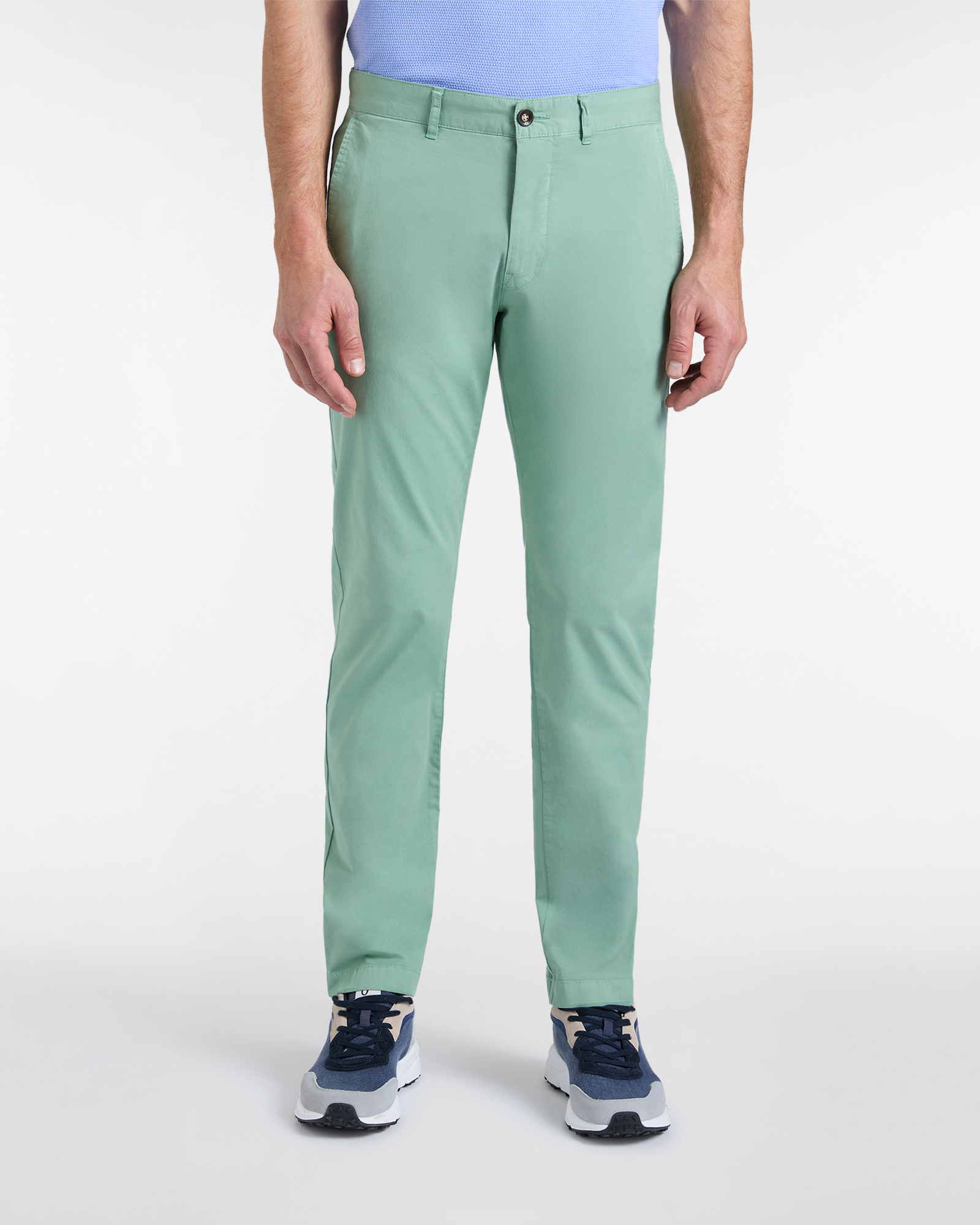 Chino Uomo in Light Twill Narrow Fit