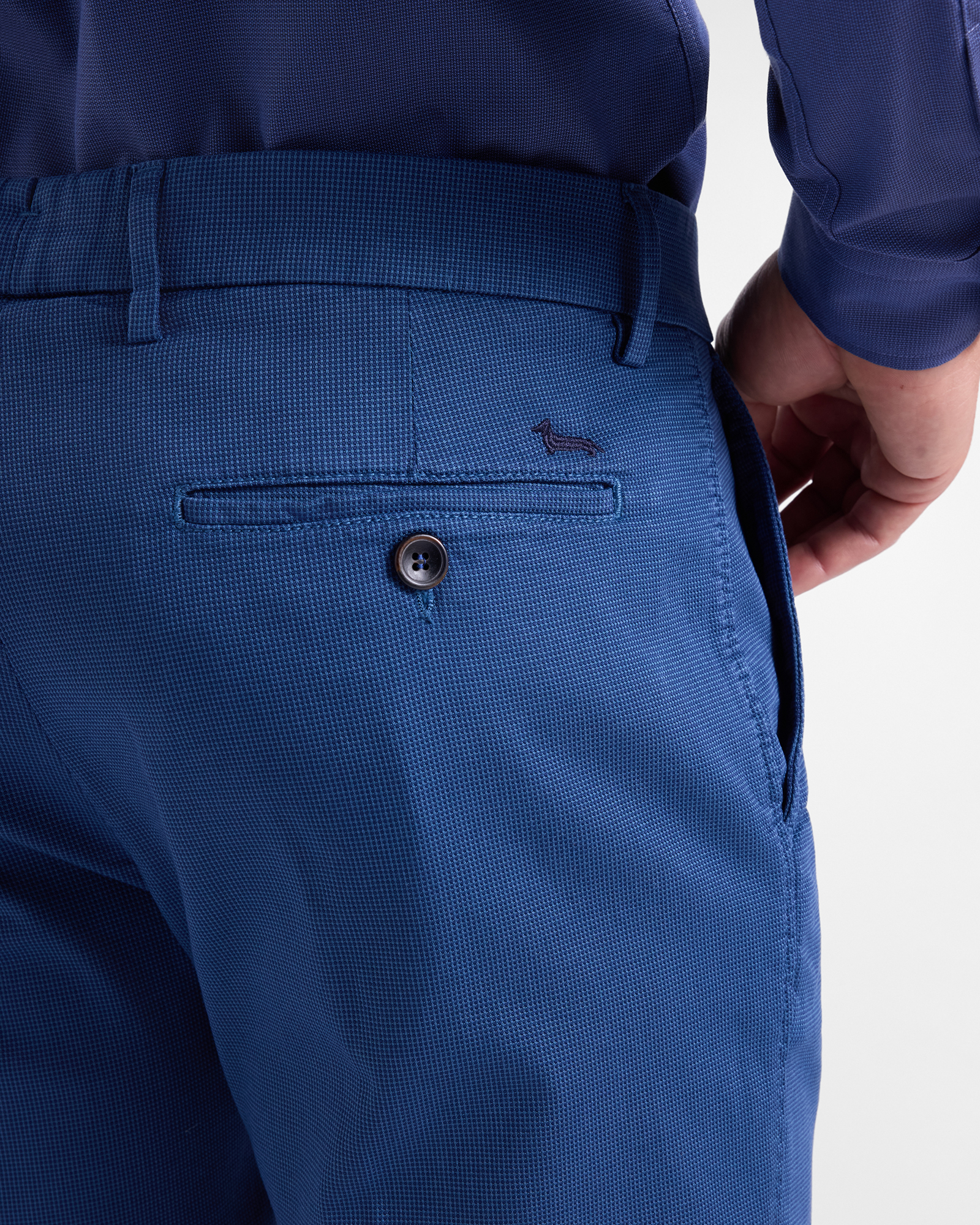 Men's narrow-fit chino pants with micro pattern, Blue, large image number 2