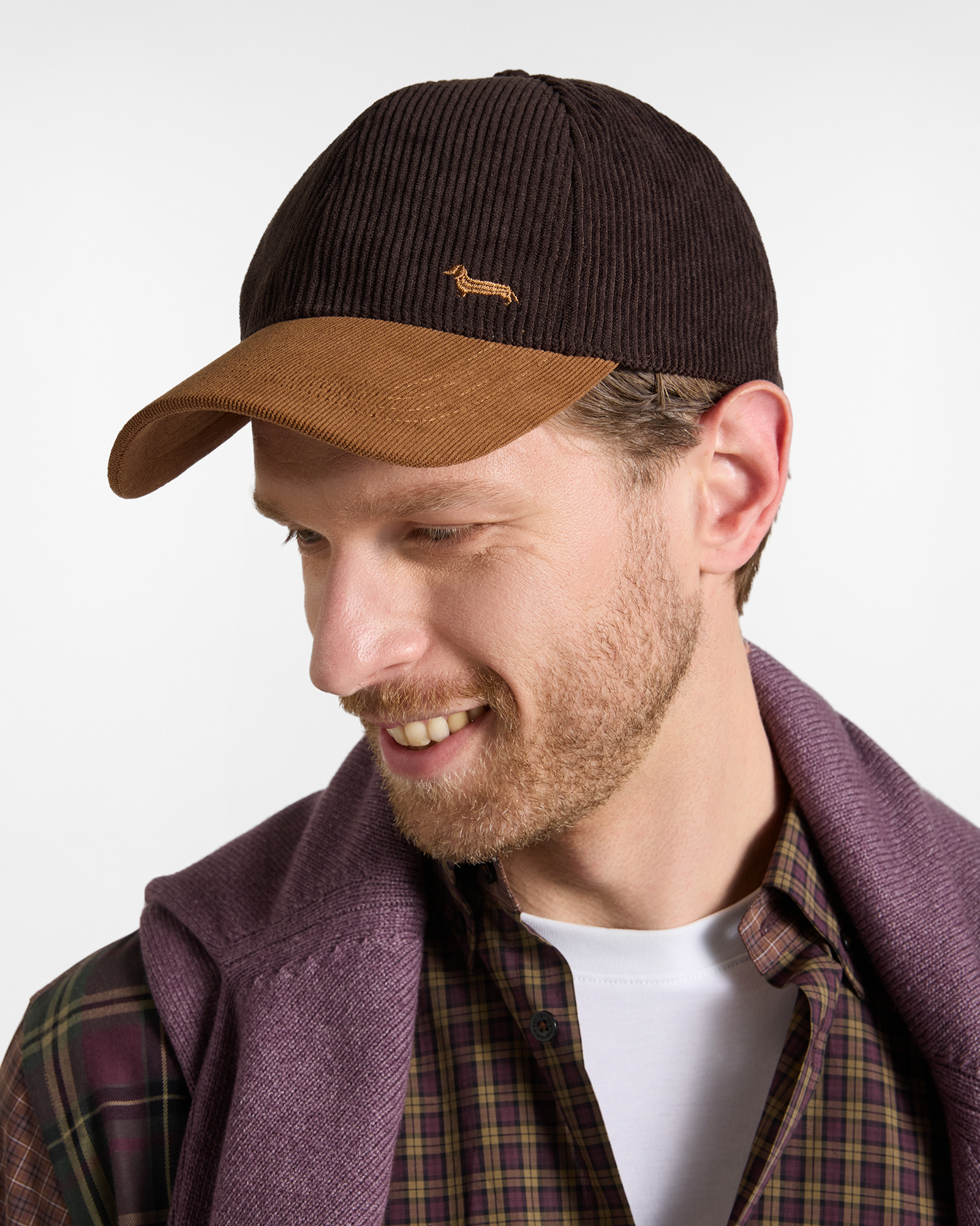 Men's baseball cap in brown corduroy with contrasting peak