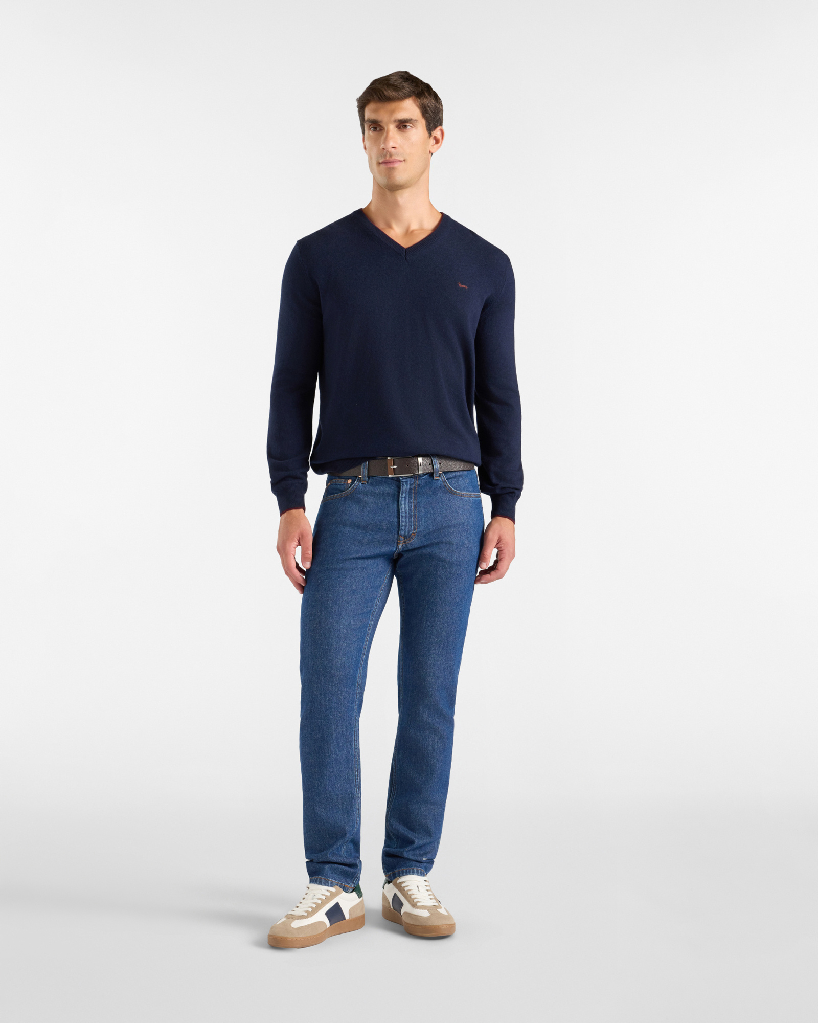 Men's regular fit V-neck sweater in a  wool and cashmere blend, NAVY BLUE, large image number 3