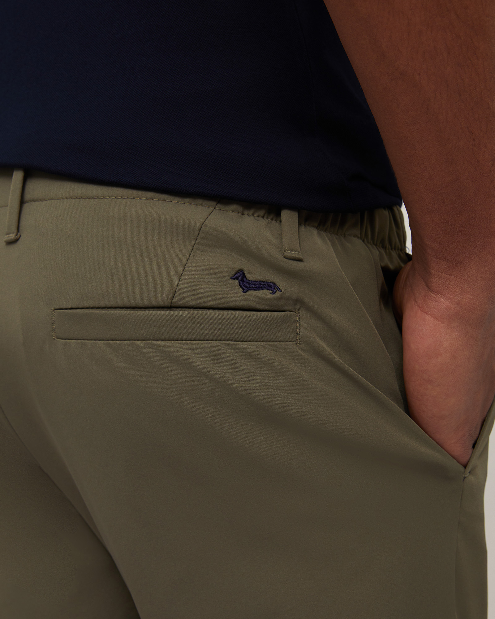 Pantalon chino à pinces, Vert militaire, large image number 2