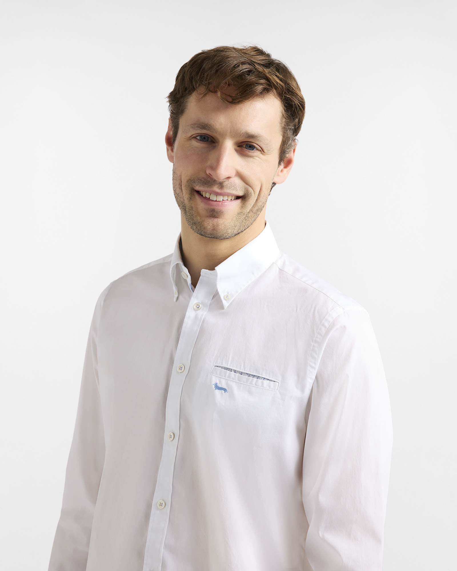 Camisa con pa&ntilde;uelo de bolsillo