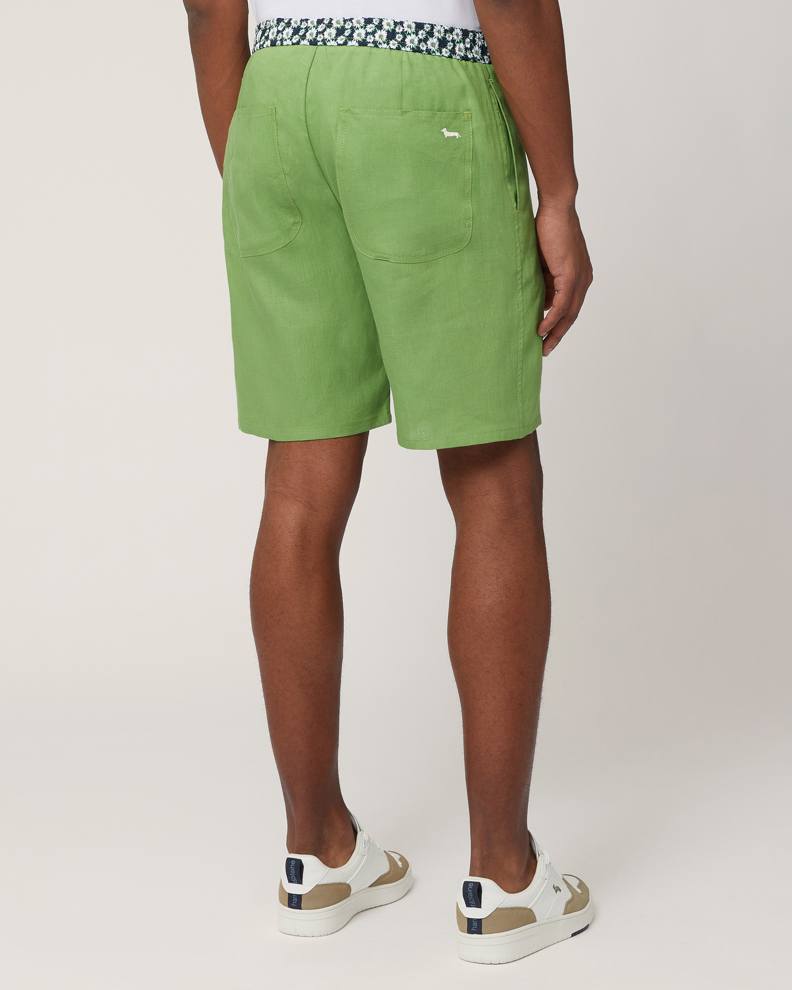 Bermudas de lino con margaritas