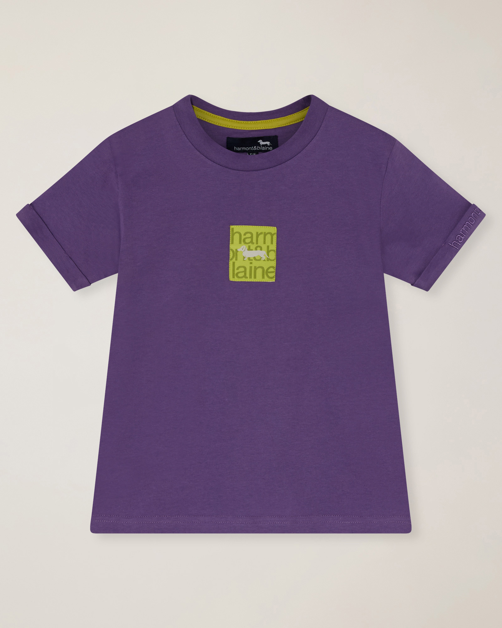 T-shirt con etichetta al centro
