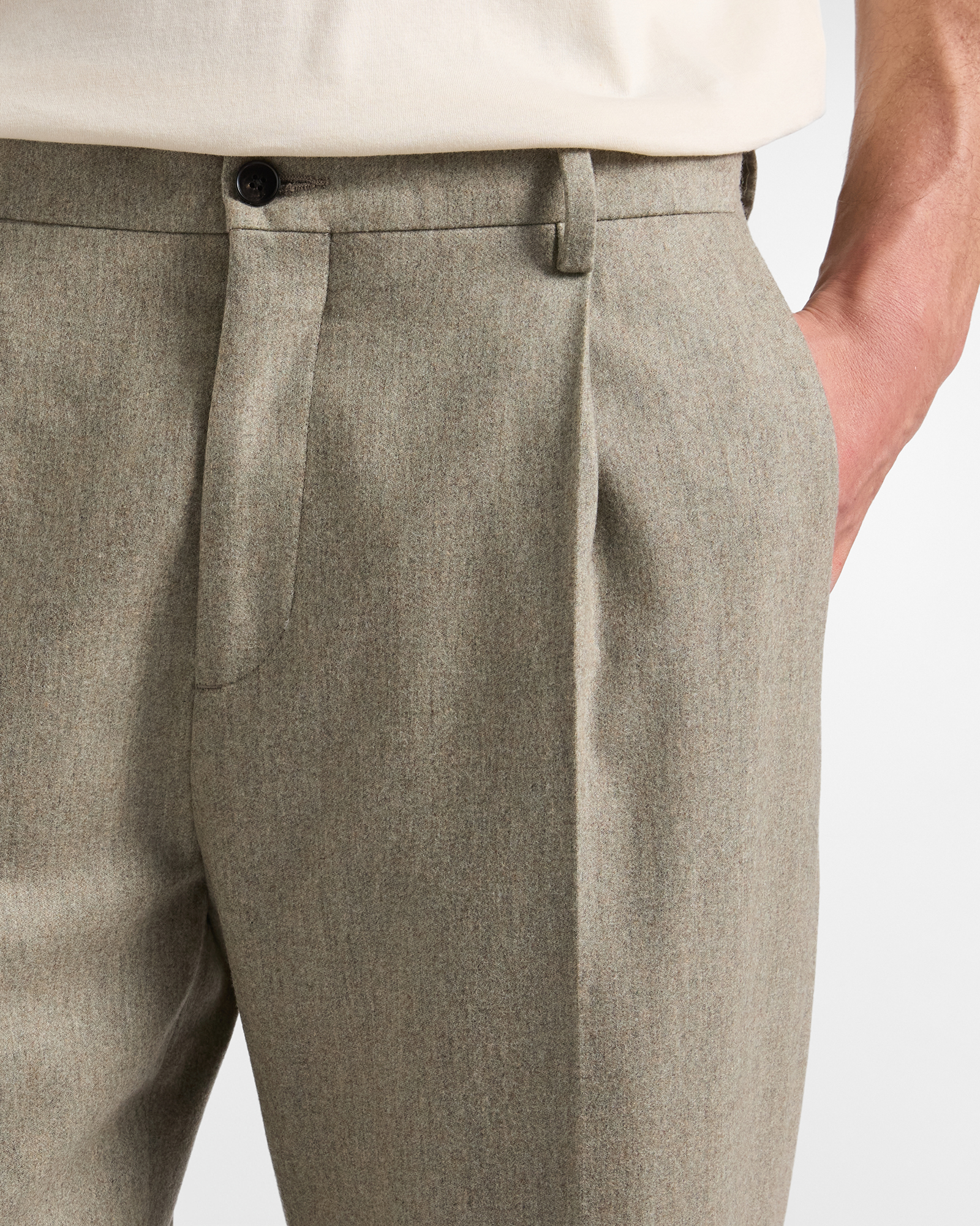 Men&rsquo;s Chino Trousers with pleats and frayed hem from the &lsquo;Capsule Qualit&agrave; a Colori&rsquo; collection, BEIGE, large