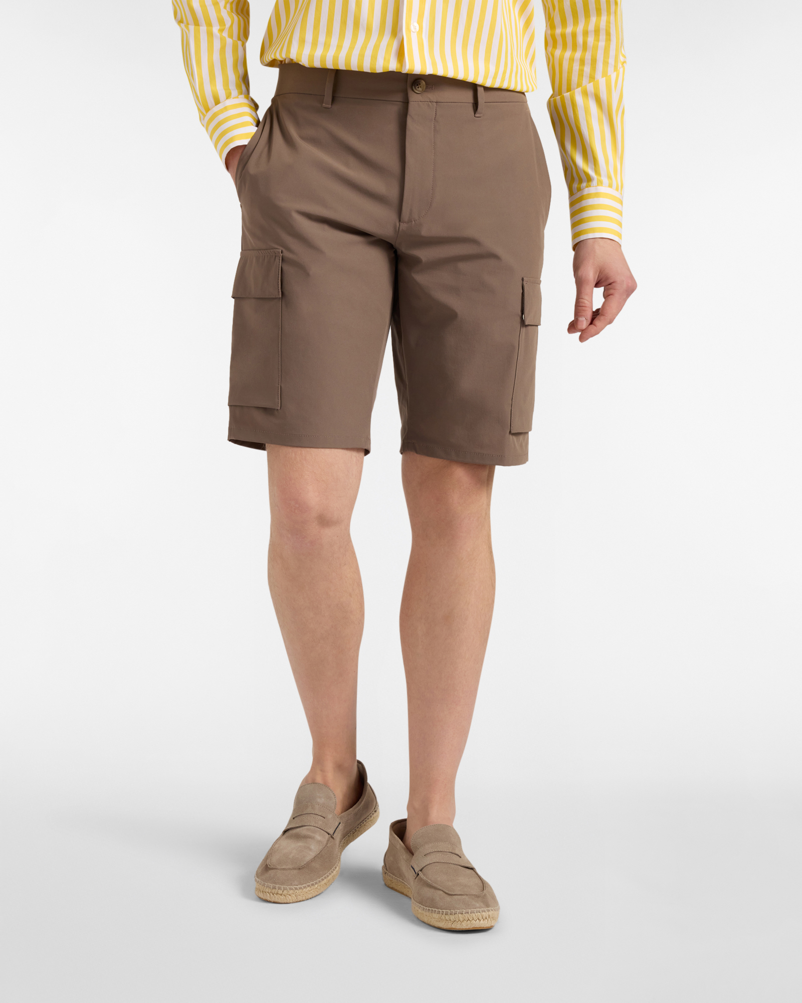 Men's cargo-style Bermuda shorts