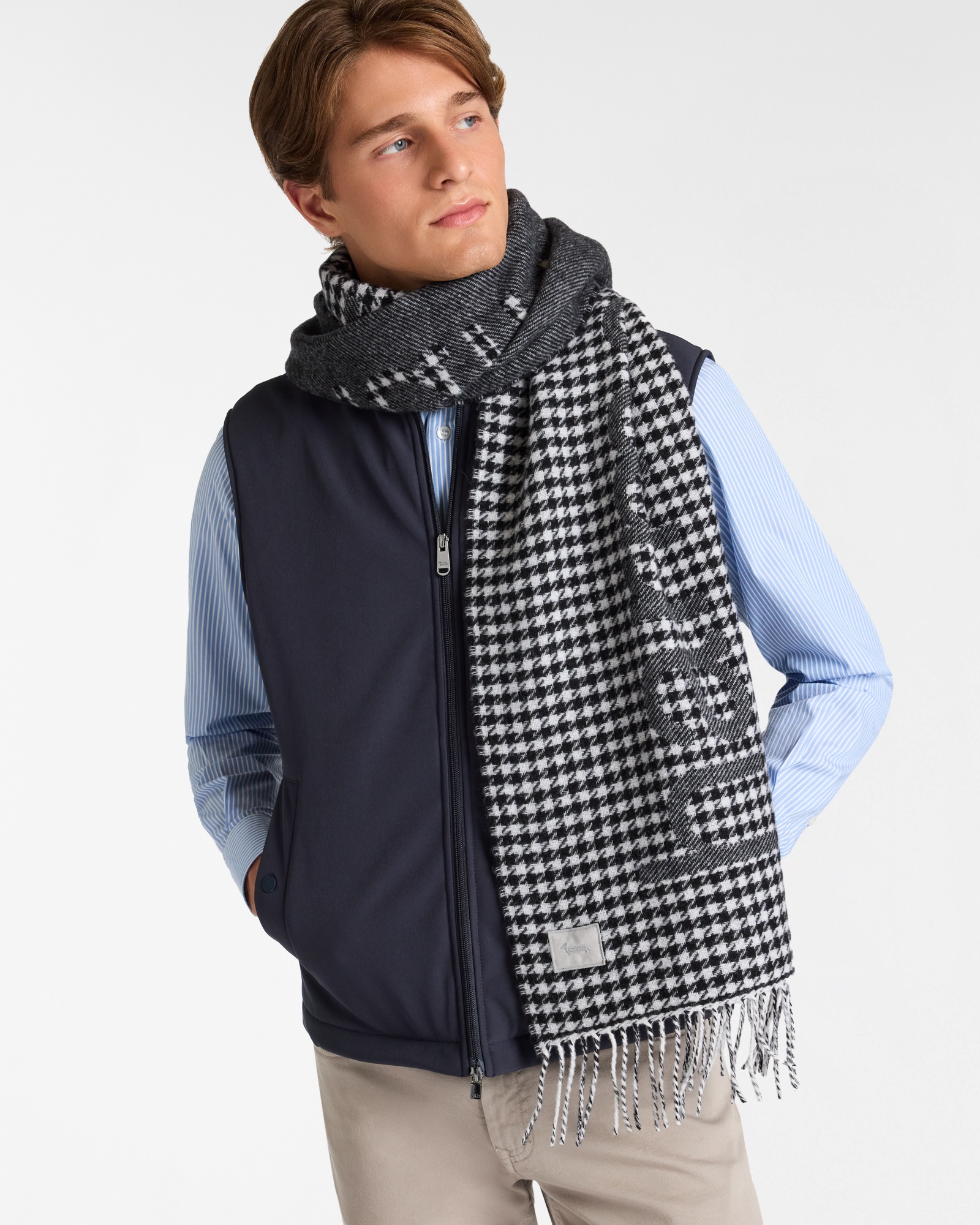 Sciarpa in Lana with Pied de Poule Pattern, Black, large image number 2