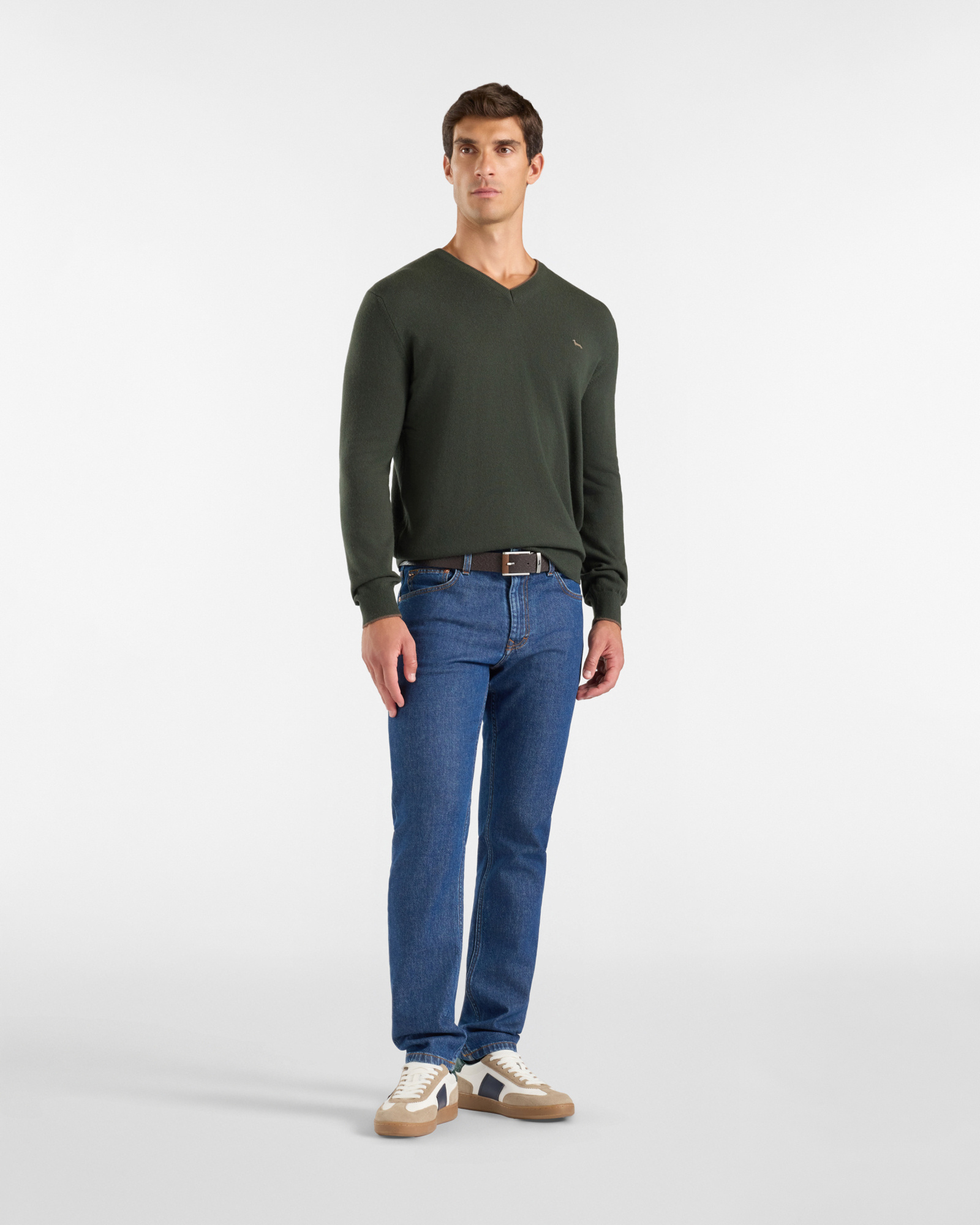 Men's regular fit V-neck sweater in a  wool and cashmere blend, SPORT GREEN, large image number 3
