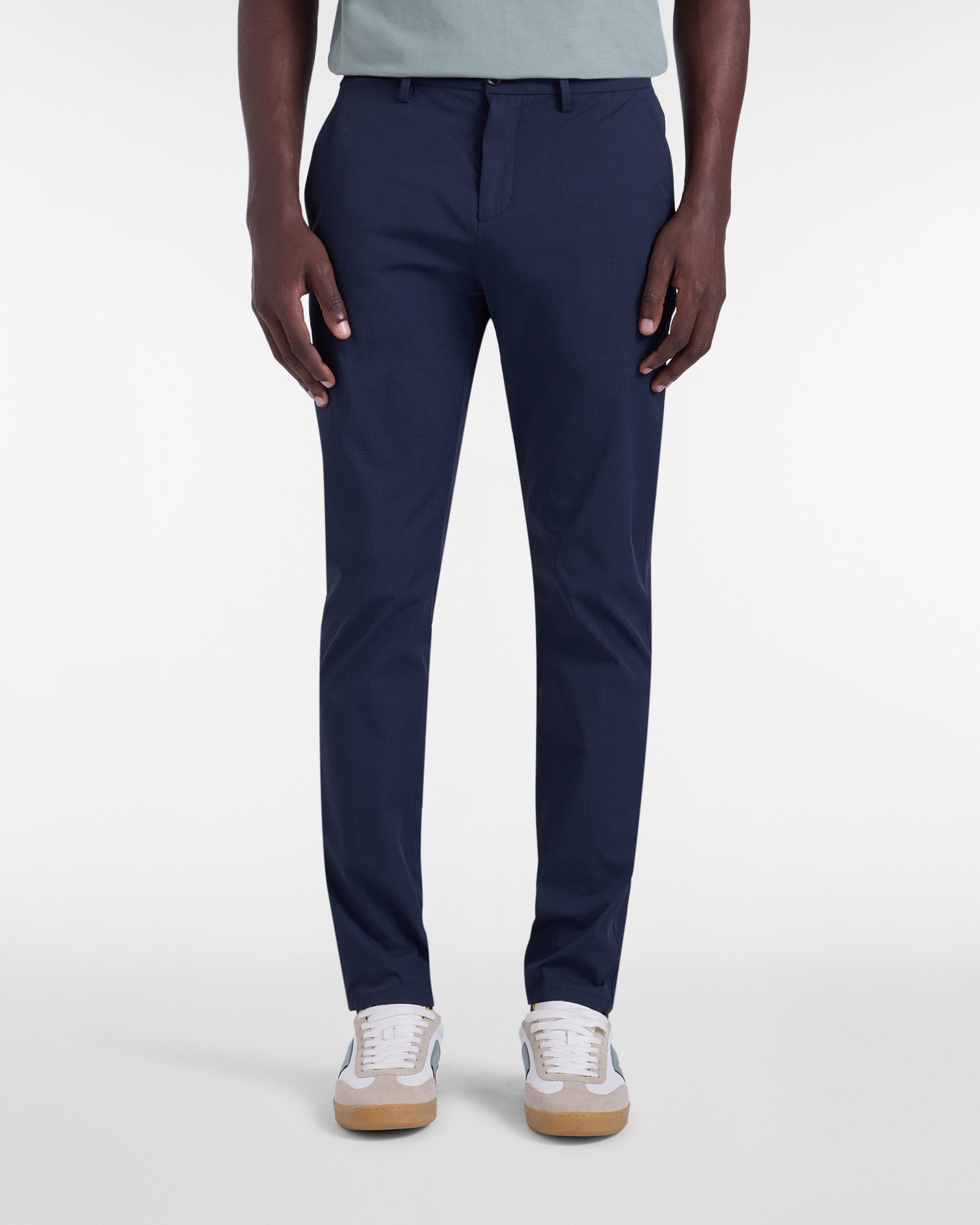 Men's narrow-fit chino pants in technical fabric