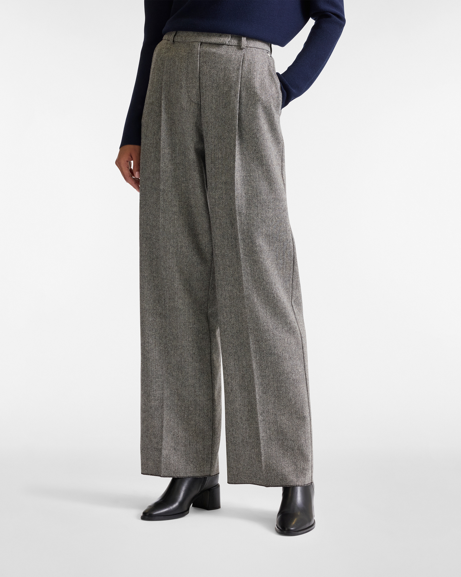 Pantalones de Pierna Ancha en Lana con Pliegues