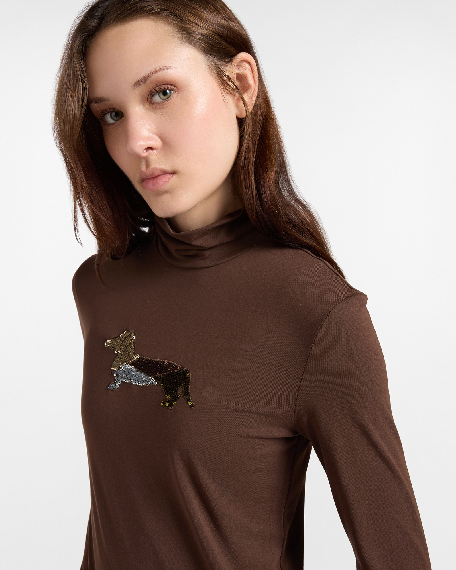 Women&rsquo;s Stretch Modal Turtleneck T-shirt with Sequinned Dachshund, DARK BROWN, large