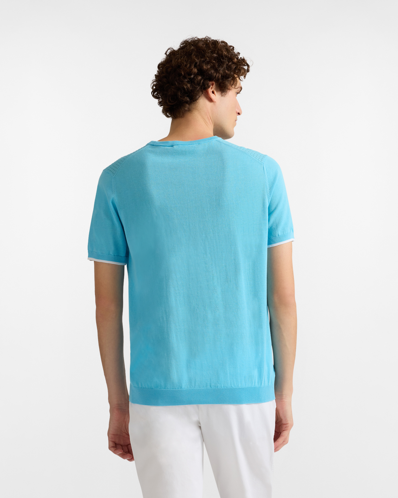 Knit T-shirt with 3D processing