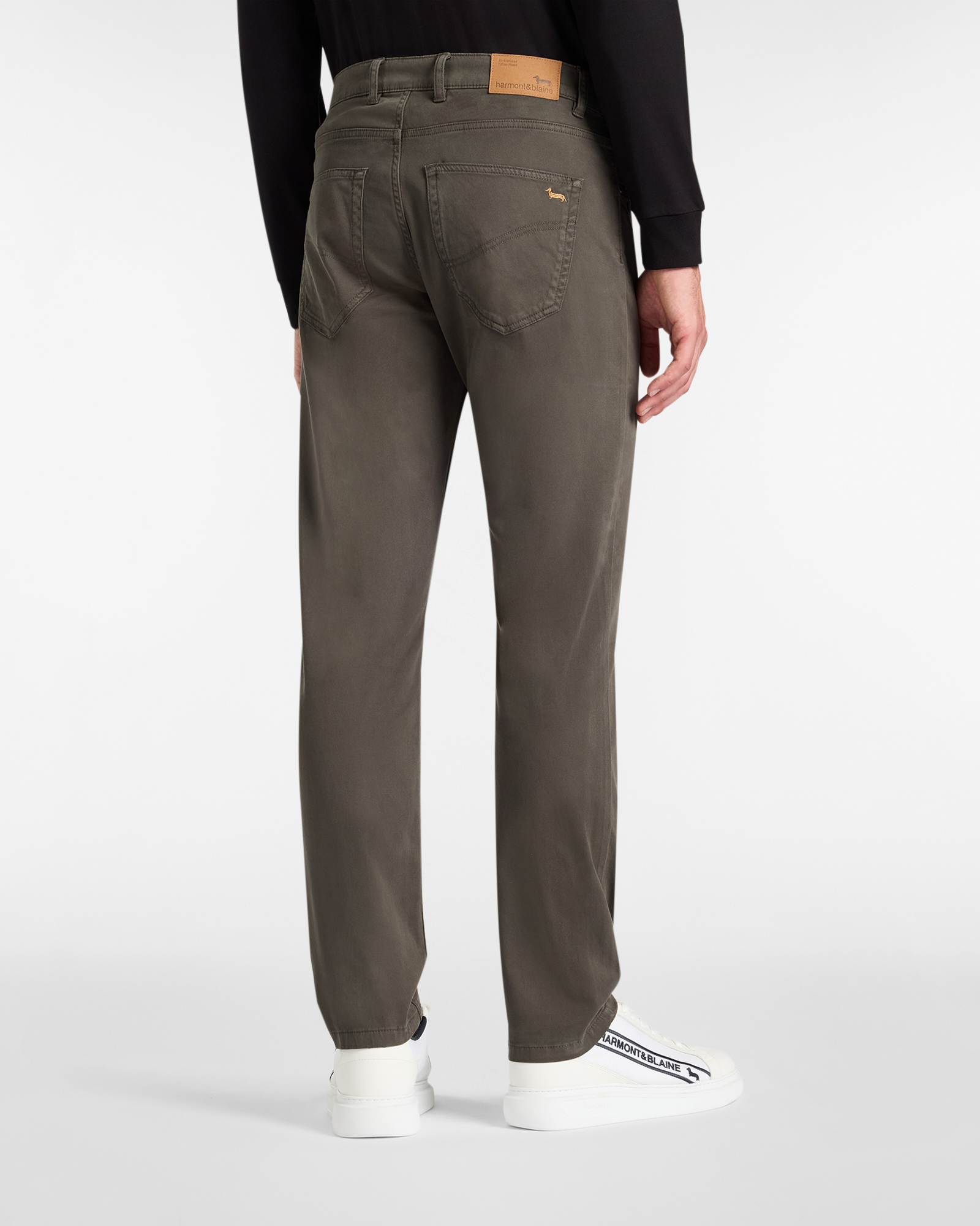 Schmal geschnittene Hose mit fünf Taschen, Grün, large image number 1