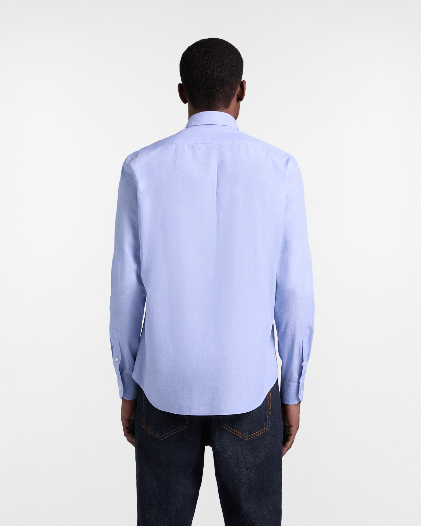 Men's regular-fit solid color shirt