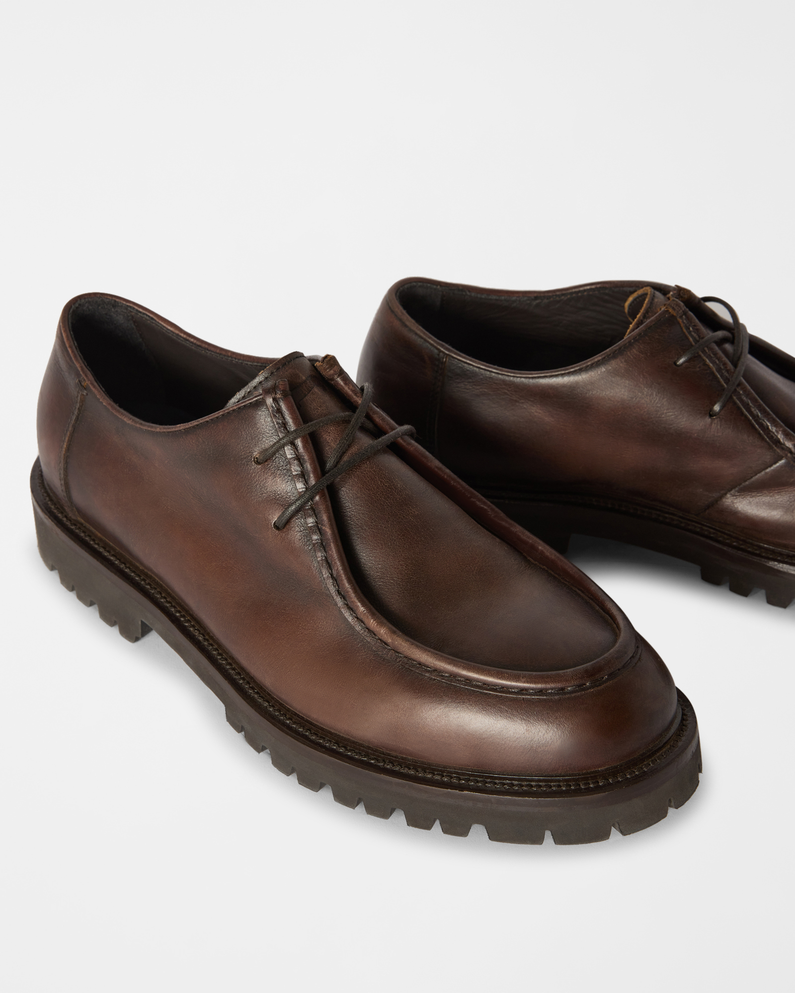 Men&rsquo;s derby shoe in pre-faded leather with loafer-style stitched toe, DARK BROWN, large