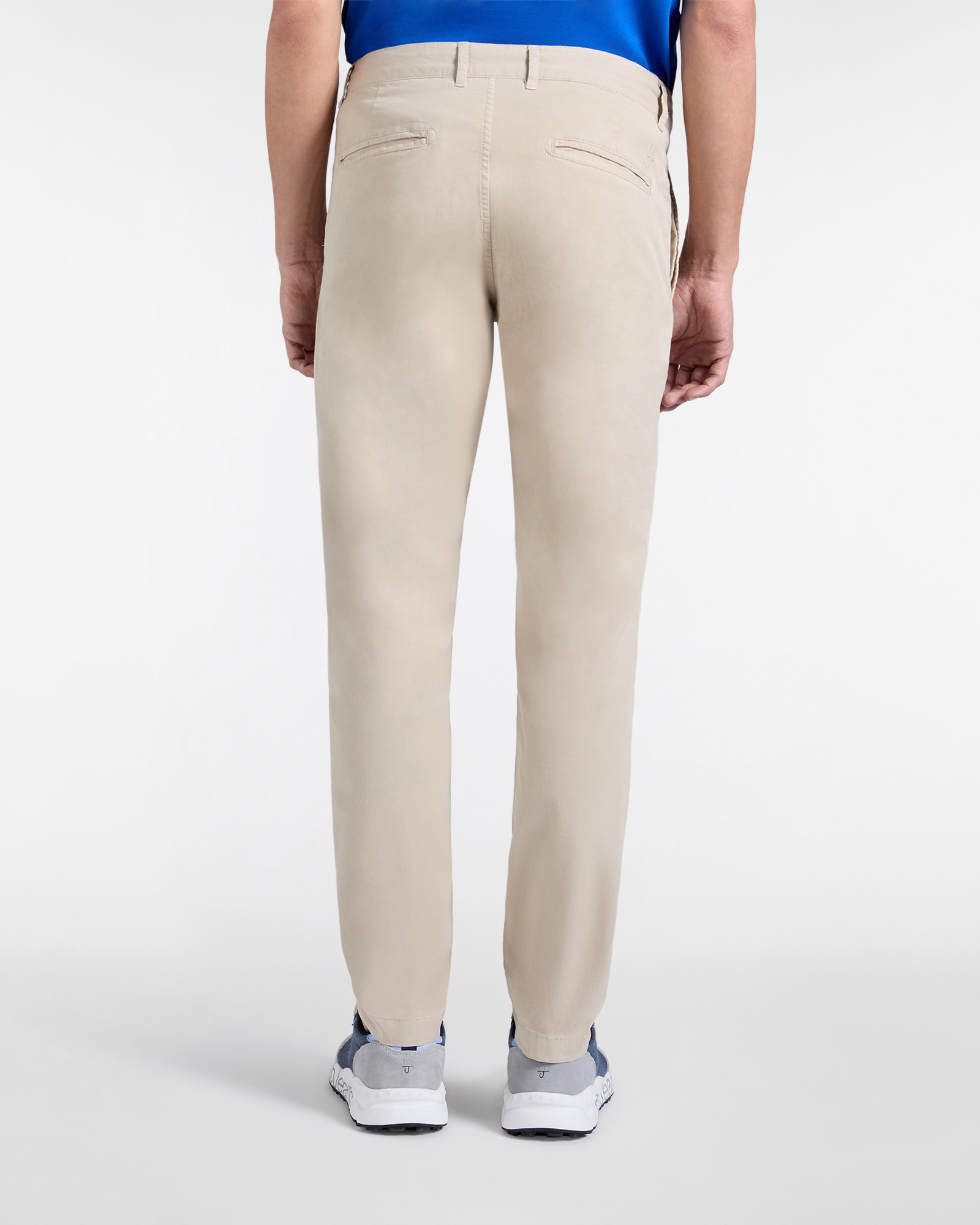 Chino Uomo in Light Twill Narrow Fit